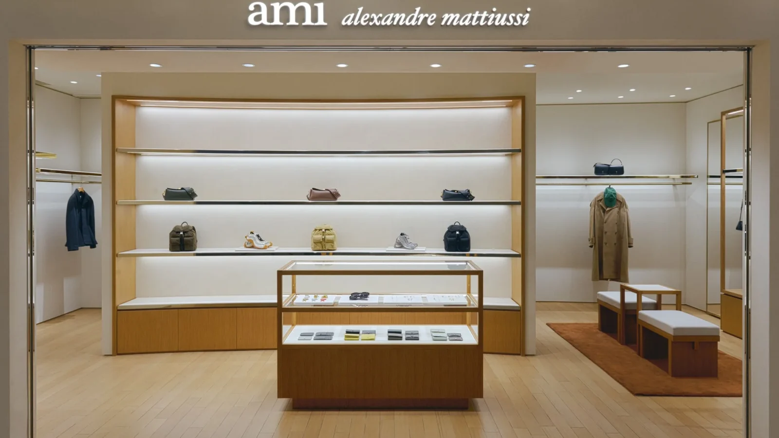 AMI PARIS、GINZA SIXブティックをリニューアルオープン – 新コンセプトでパリのエスプリを体現