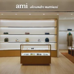 AMI PARIS、GINZA SIXブティックをリニューアルオープン – 新コンセプトでパリのエスプリを体現