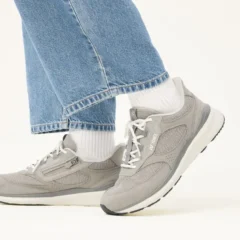 ヨネックス、クッション・通気・軽さを追求した高機能オフコートシューズ「YY-ATRIUM」を2026年9月中旬に発売
