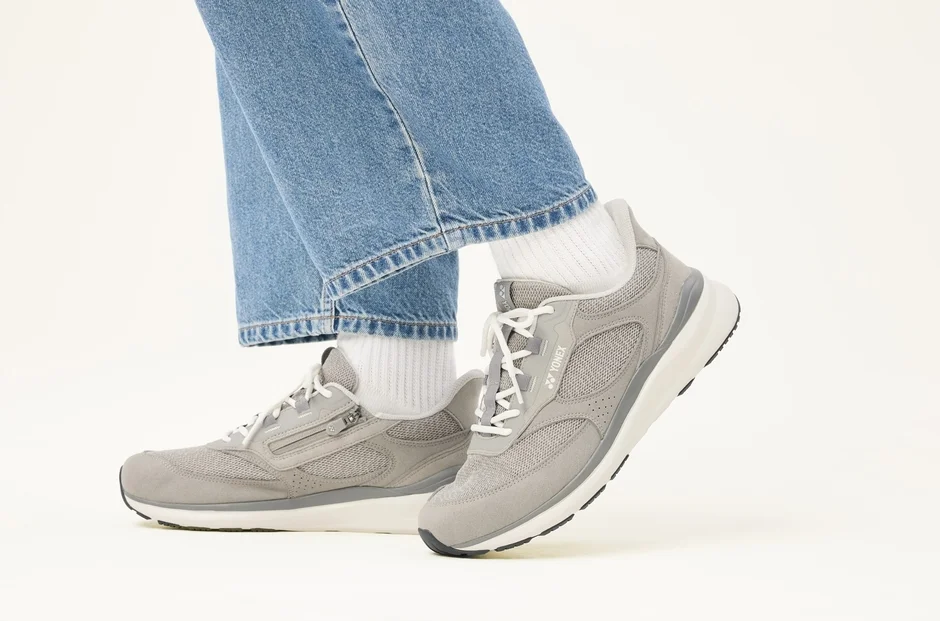 ヨネックス、クッション・通気・軽さを追求した高機能オフコートシューズ「YY-ATRIUM」を2026年9月中旬に発売