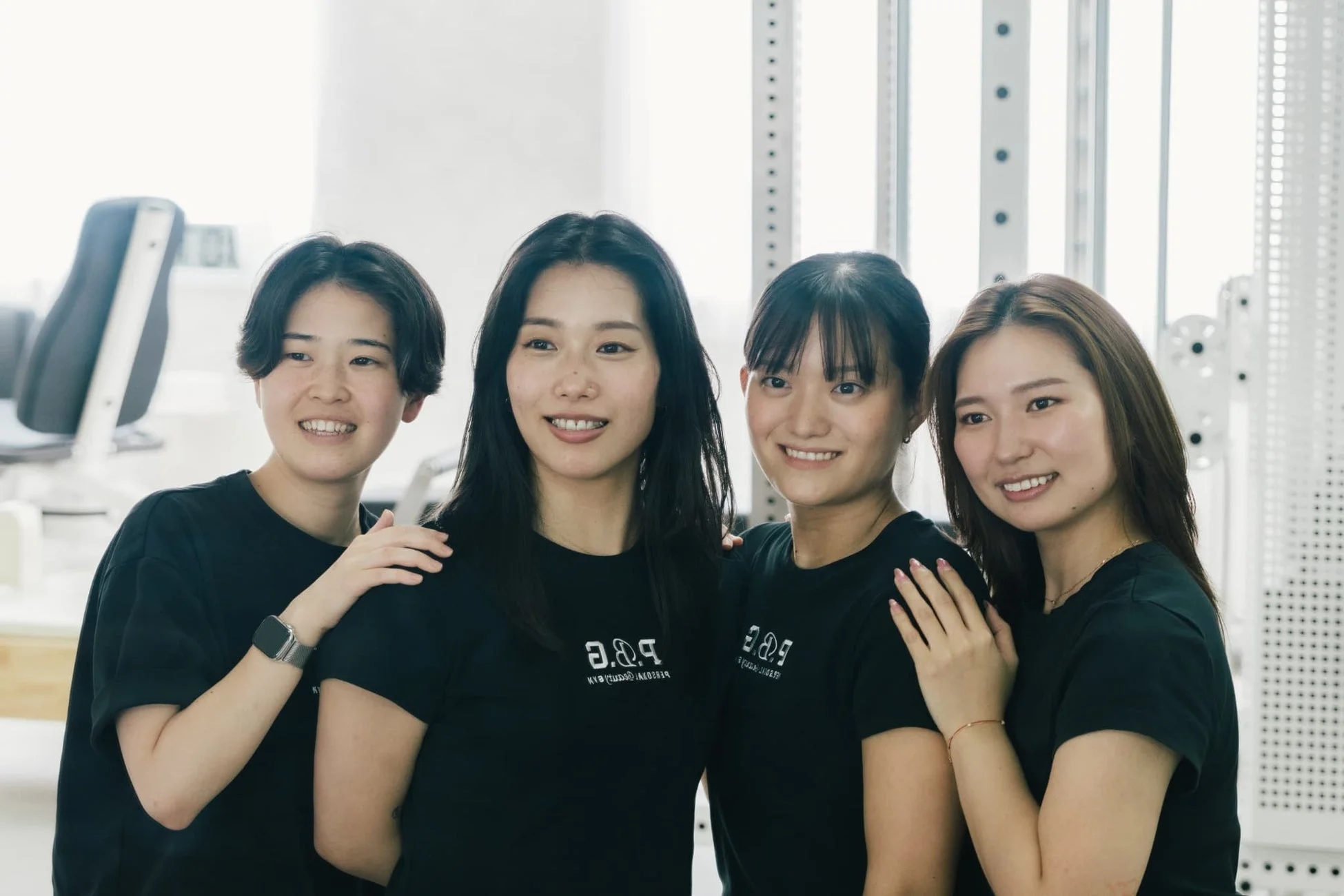 女性グループ写真