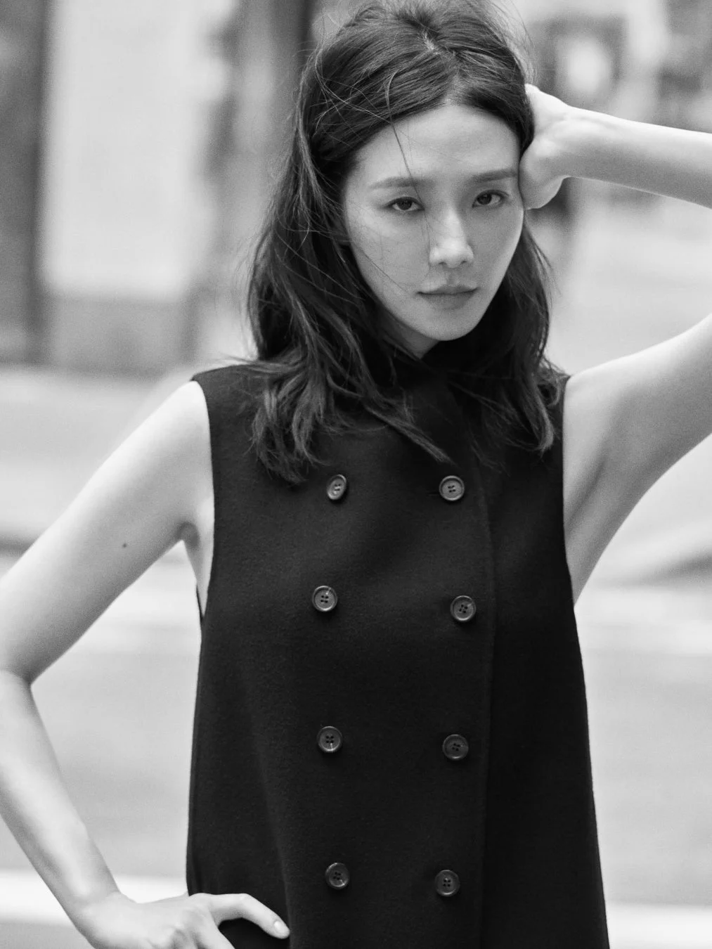 白黒の女性ポートレート