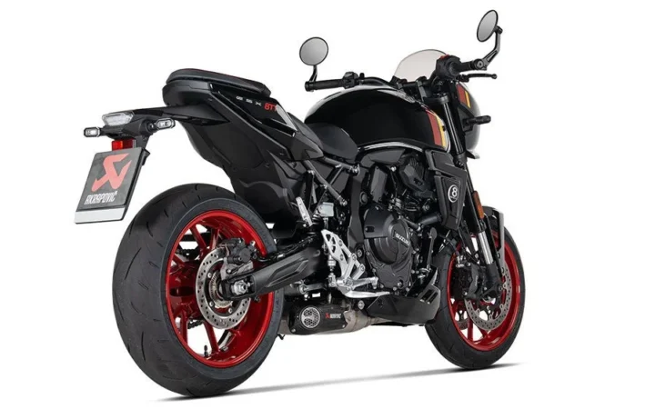 SUZUKI GSX-8シリーズ向け！アクラポビッチからJMCA政府認証マフラーが登場