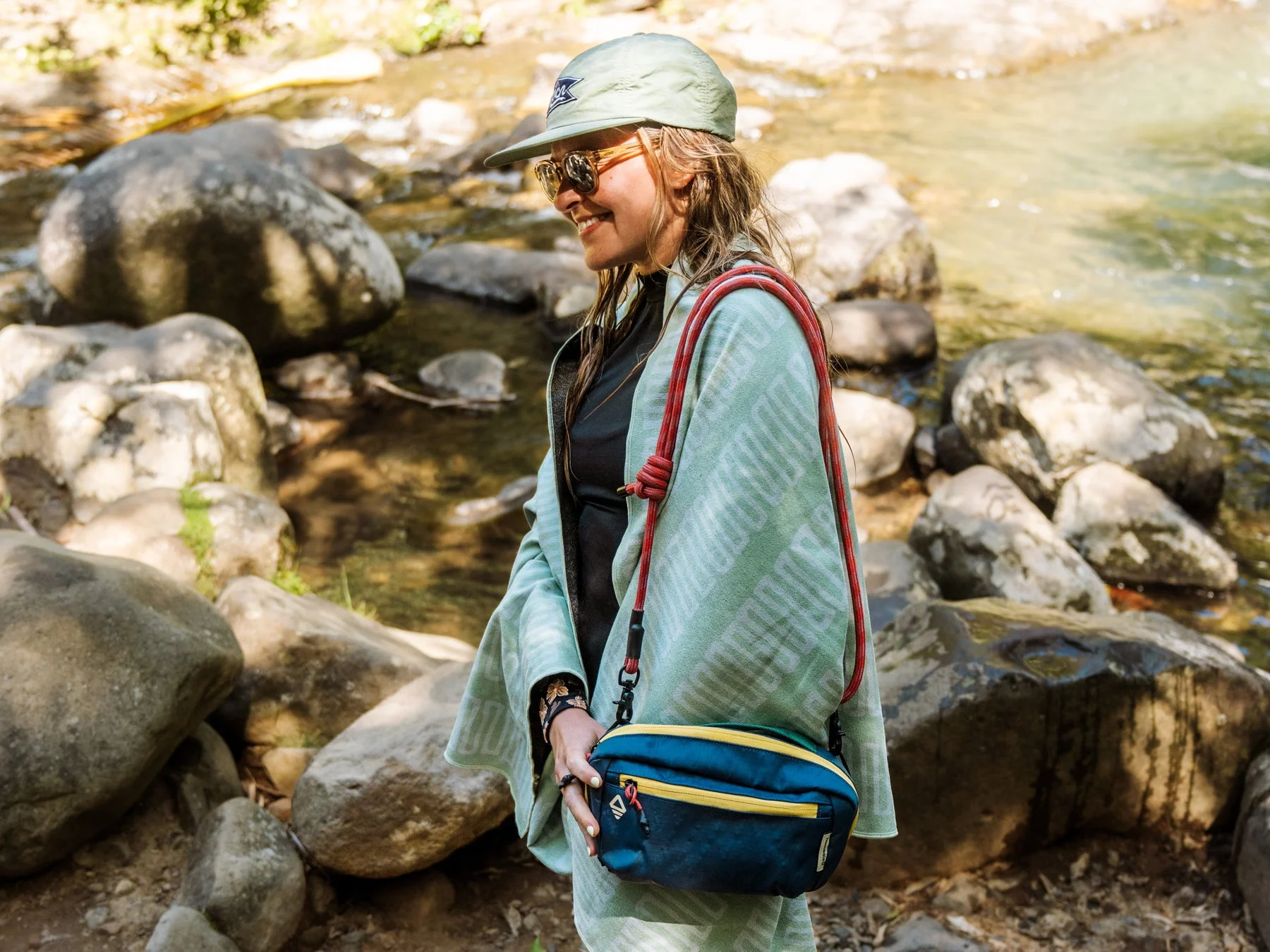 TRAVELER TECH SLING