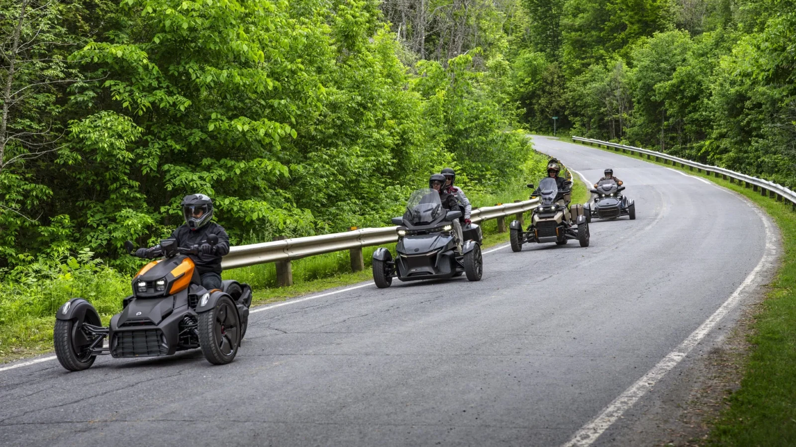 BRPジャパン、3輪モーターサイクル「Can-Am Spyder/Ryker」2027年モデル7車種を日本導入