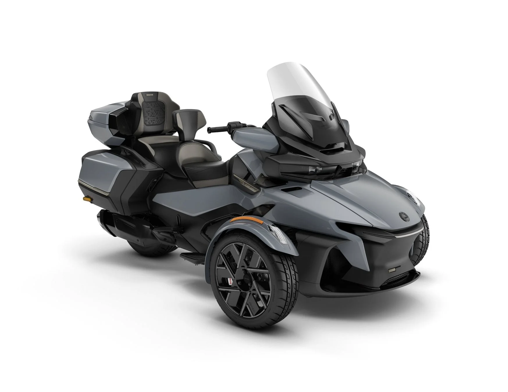 白背景に置かれた、グレーとブラックを基調としたモダンなデザインの三輪バイクです。