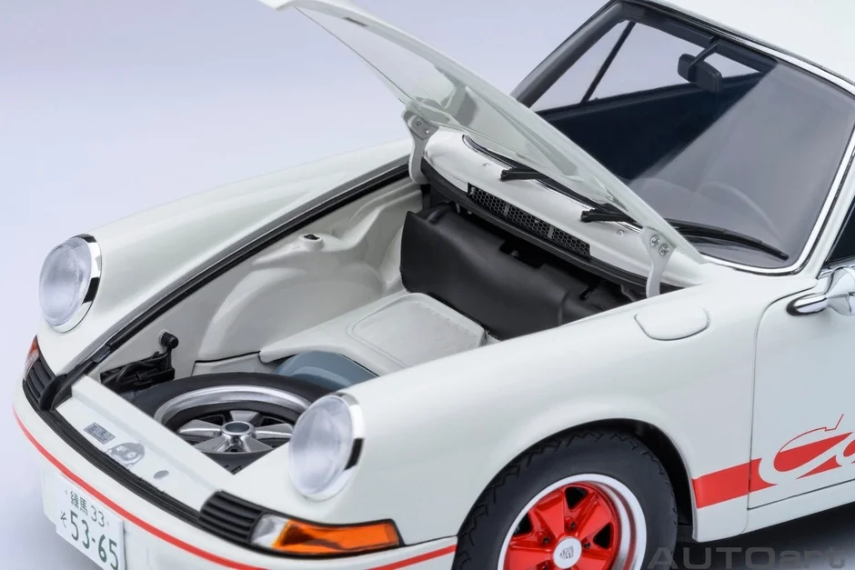 ポルシェ911カレラモデルカーのフロントフード