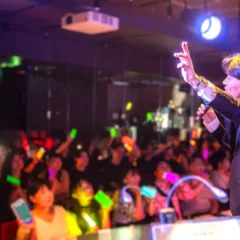 スマホが彩るジャズライブ！YEAAHの「ペンライト de YEAAHクラウド」が銀座のクラブに新たな一体感