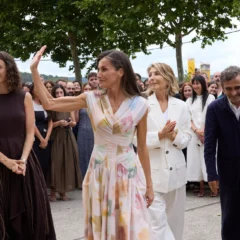 スペインのレティシア王妃、アドルフォ・ドミンゲス本社を訪問 – 創立50周年を祝う