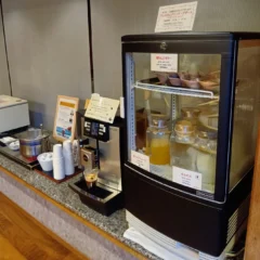 源泉のお宿 湯河原千代田荘、ラウンジサービスをリニューアル！ウェルカムドリンク・デザートの提供を開始