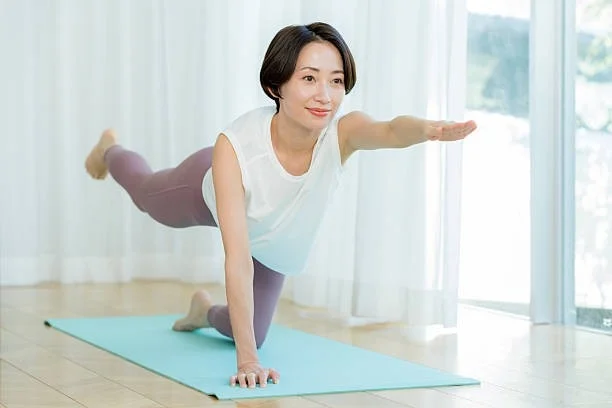 つまずきやすいと感じたら要注意！気づかないうちに低下する「体幹力」のセルフケア術