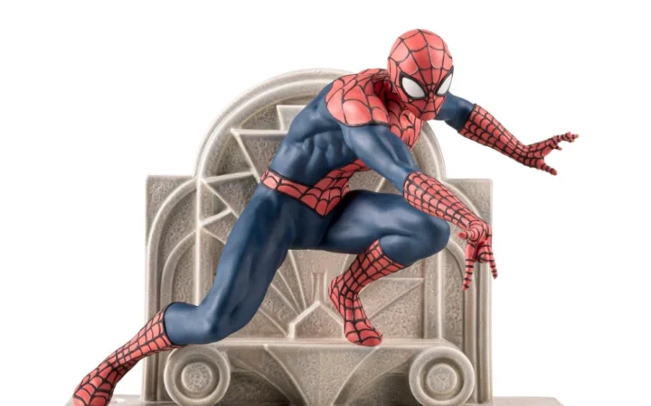 リヤドロから「スパイダーマン」の限定ポーセリンアートが登場！8月16日より予約開始