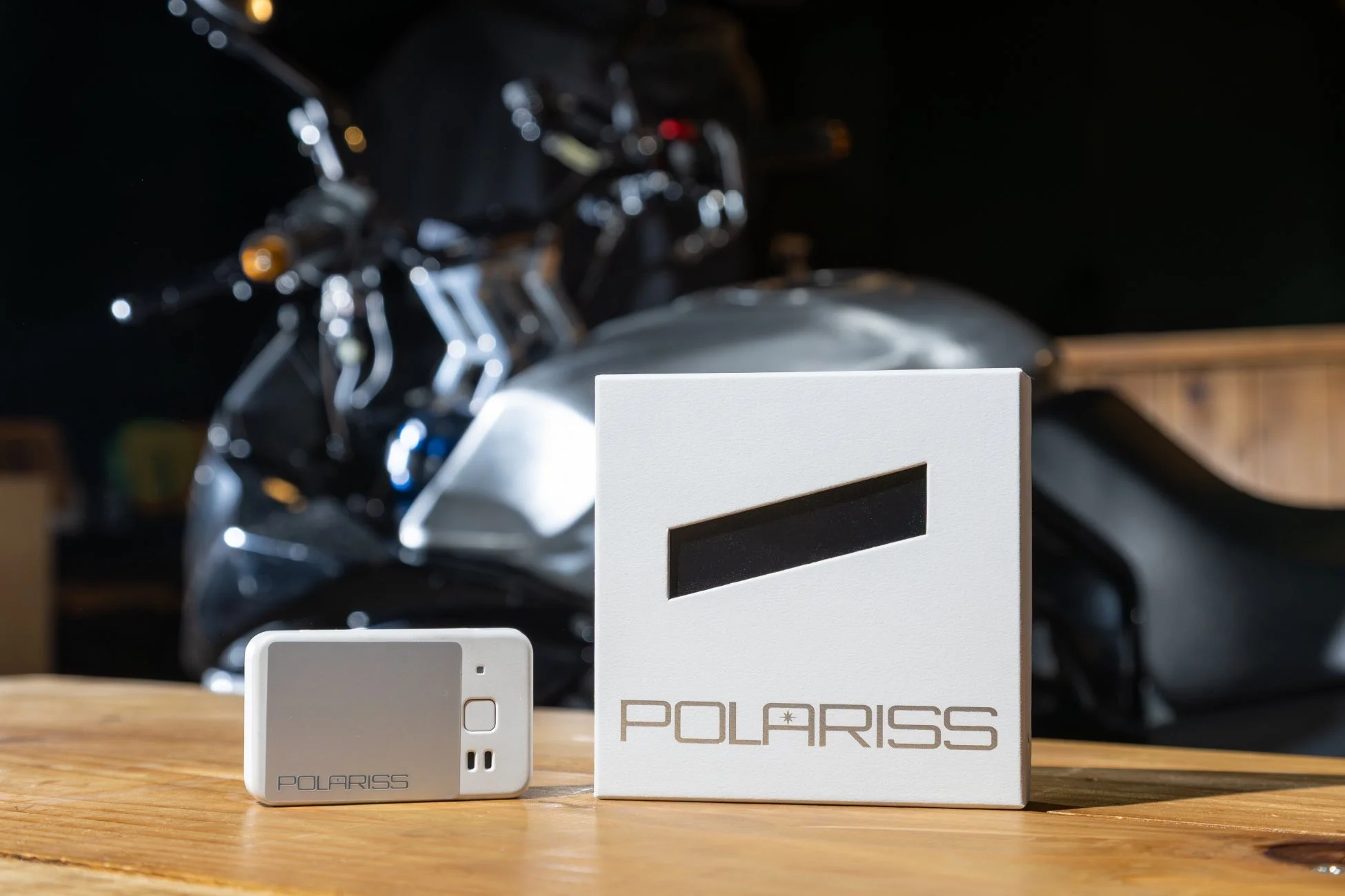 POLARISS本体とパッケージ