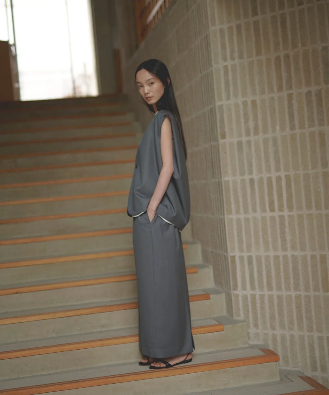 SCEARNの女性モデル