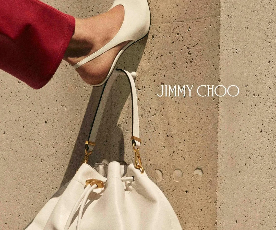 JIMMY CHOO、モデル兼起業家Devon Lee Carlsonを起用した2026年ワードローブキャンペーンを発表