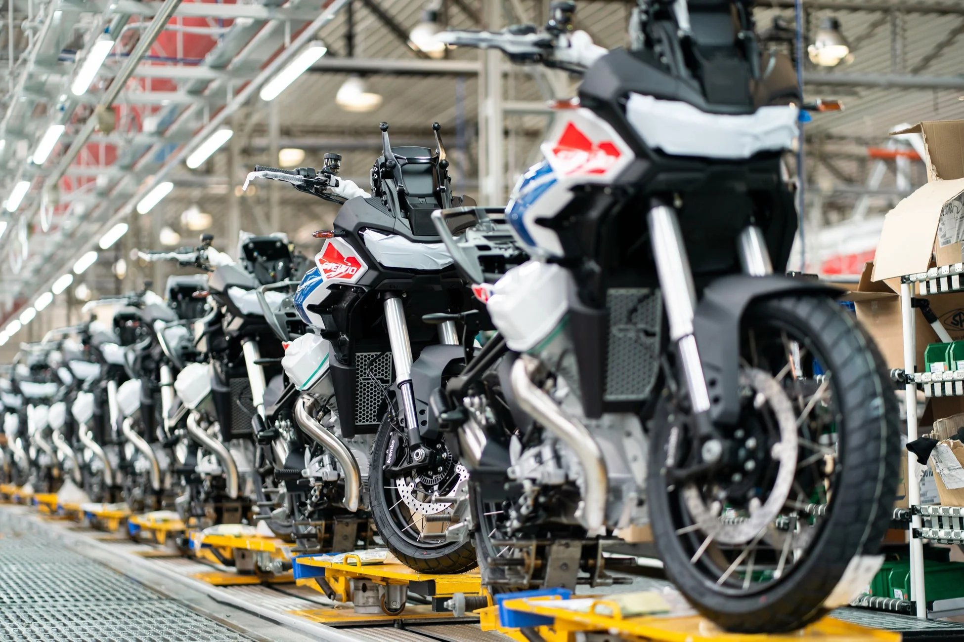 バイク組立ライン