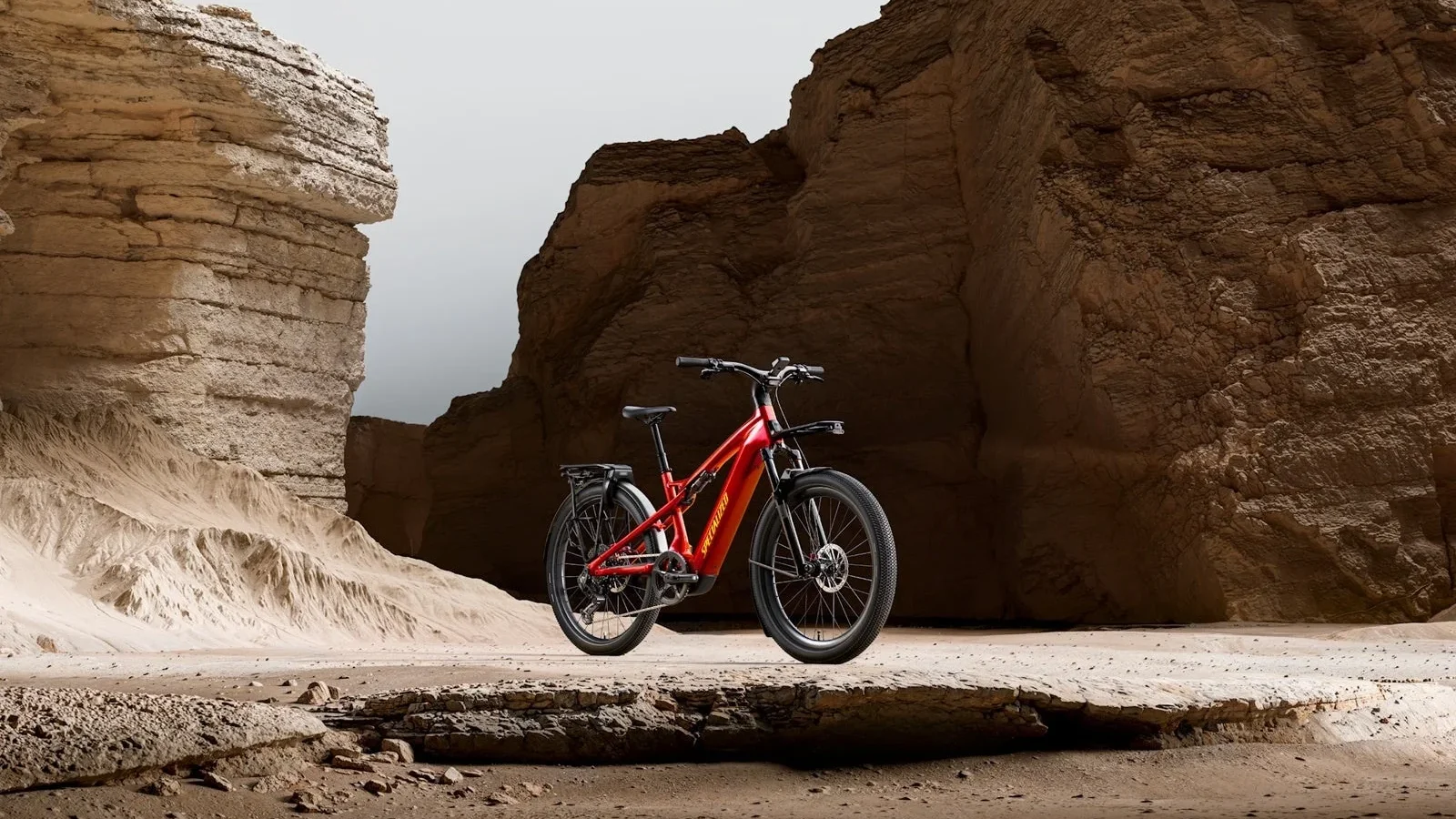 スペシャライズドから新型E-Bike「Vado 3 X 6.0」登場、日常からオフロードまで対応する高性能モデル
