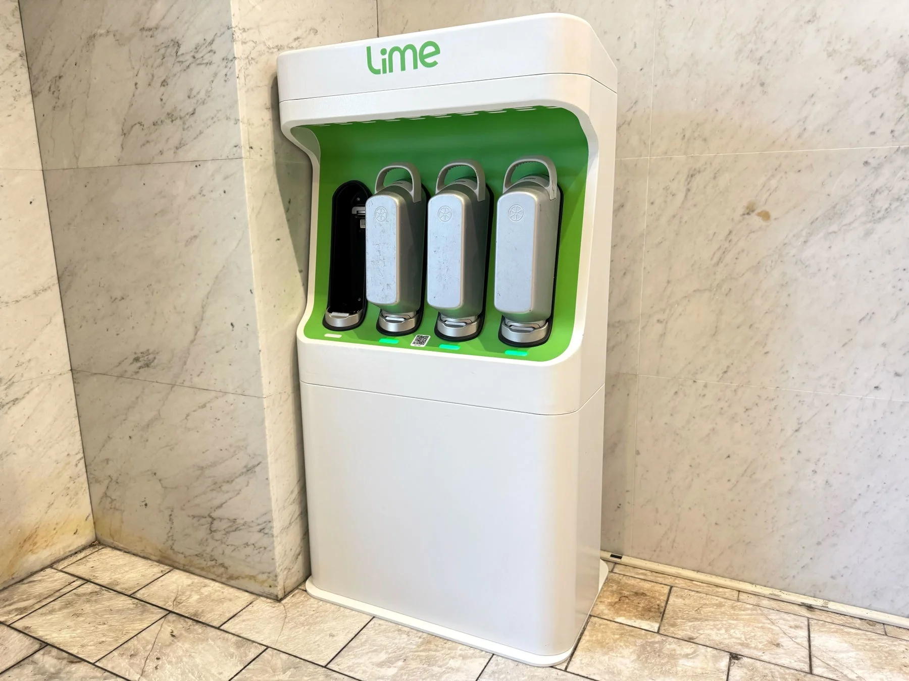 Limeのバッテリースワップステーション