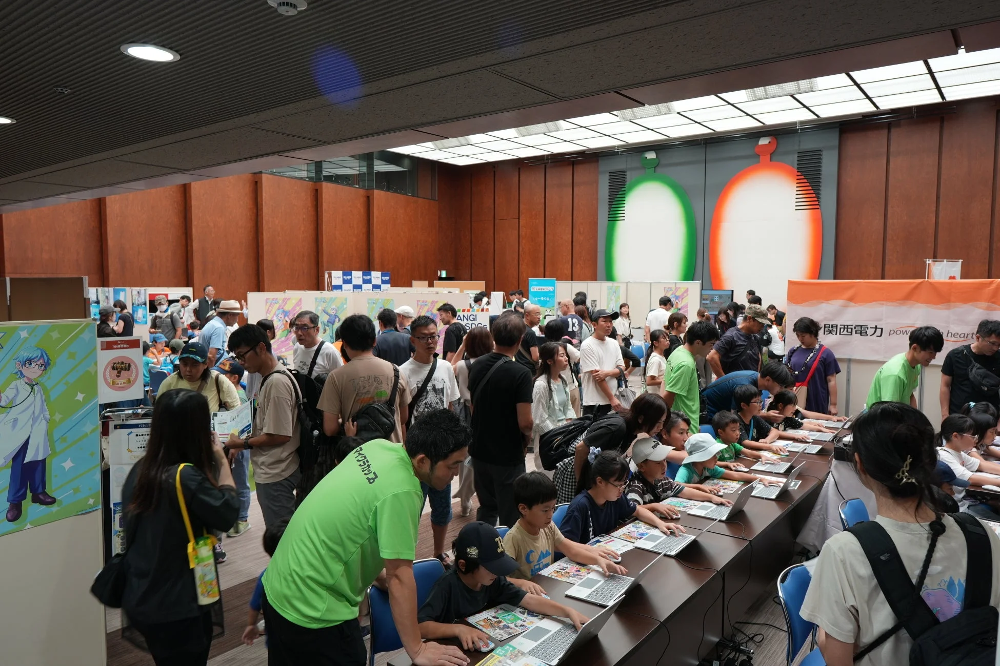イベント,展示会,ワークショップ,プログラミング,子供,教育,屋内,人混み